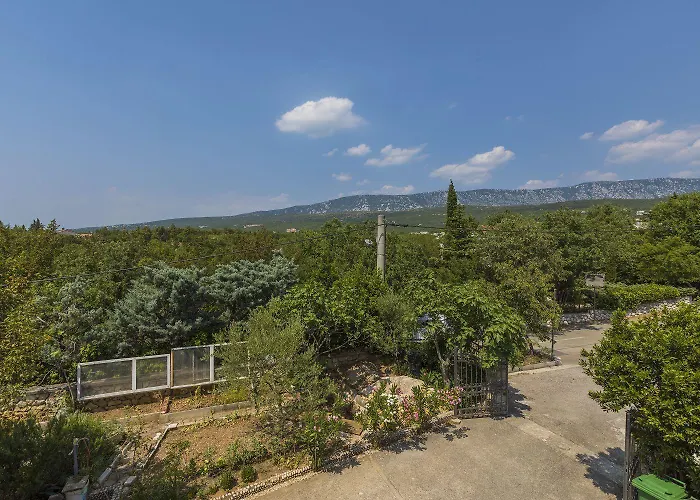 Charmantes Nur 200 Meter Zum Mit Parkplatz, Spuelmaschine, Grillbereich * Jadranovo