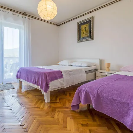 Charmantes Nur 200 Meter Zum Mit Parkplatz, Spuelmaschine, Grillbereich Apartment