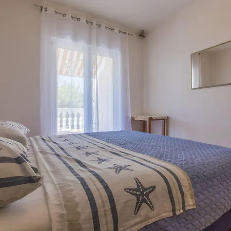 Charmantes Nur 200 Meter Zum Mit Parkplatz, Spuelmaschine, Grillbereich Apartment Jadranovo