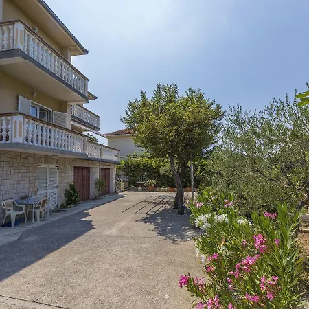 Charmantes Nur 200 Meter Zum Mit Parkplatz, Spuelmaschine, Grillbereich Apartment *