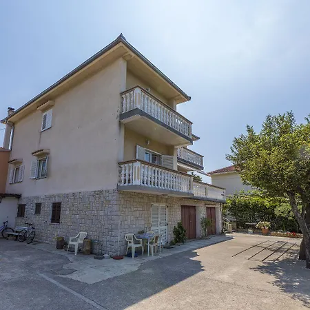 Charmantes Nur 200 Meter Zum Mit Parkplatz, Spuelmaschine, Grillbereich Appartement